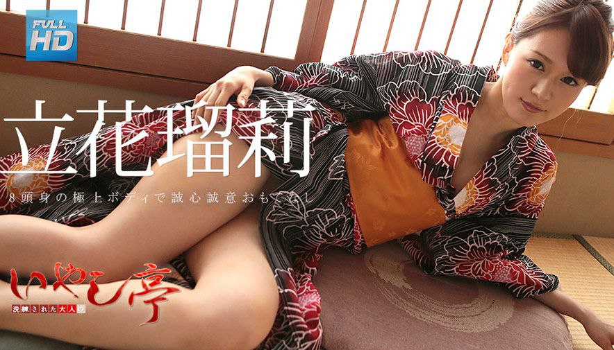 肉肉身材大奶足浴女技师 带回房间开操 穿着高跟鞋翘起屁股 扣穴双腿肩上扛猛操